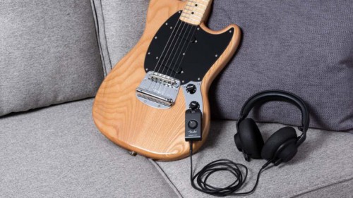 Фото Fender Mustang Micro - миниатюрный гитарный усилитель