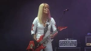 Фото Lita Ford об игре на гитаре