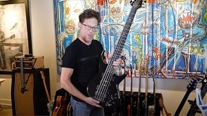 Фото Jason Newsted продает более 60 инструментов