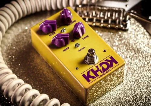 Фото KHDK Electronics Кирка Хэммета выпустили Scuzz Box Fuzz Pedal