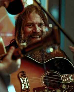 Фото Mark Morton о новой пластинке