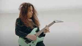 Фото Marty Friedman о нетрадиционном стиле игры