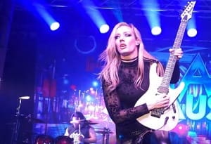 Фото Nita Strauss "Summer Storm"