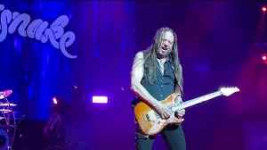 Фото Reb Beach:  «Да не хочет David никуда ездить!»