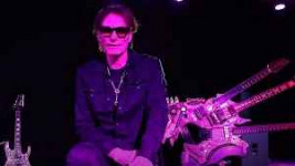 Фото Арт-коллекция от Steve Vai