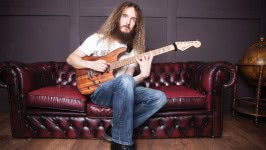 Фото Guthrie Govan