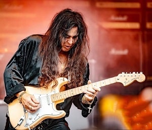 Фото Yngwie Malmsteen: «Игра на гитаре — это не соревнование»