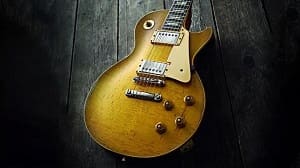 Фото Bernie Marsden продаёт Gibson “The Beast”
