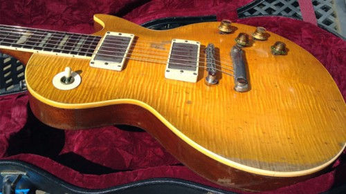 Фото Gibson подарила Кирку Хэмметту Les Paul «Greeny Moore»