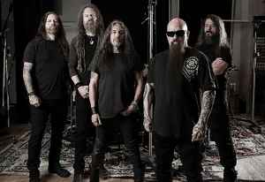 Фото Kerry King с радостью играет где угодно