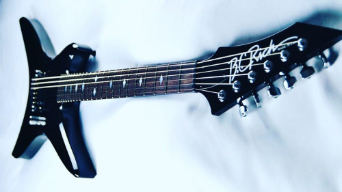 Фото В честь лидера DEATH выпускают гитару