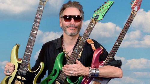 Фото STEVE VAI переносит тур